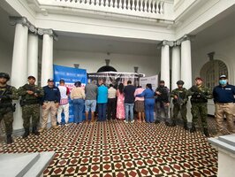 Migración Colombia lidera desarticulación de grupo delincuencial transnacional dedicado al tráfico de migrantes 11 capturados en diferentes ciudades