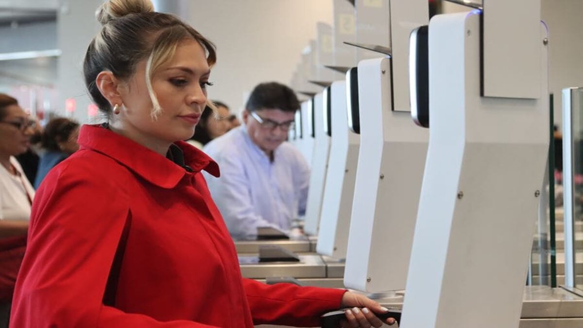 Mujer utilizando el Biomig