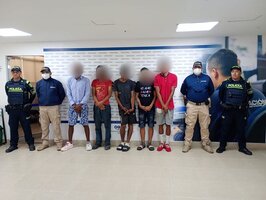 Acciones de seguridad en Bucaramanga siete ciudadanos extranjeros expulsados por Migración Colombia por infracciones migratorias