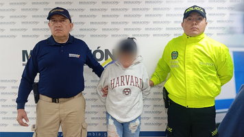 En operativo de verificación migratoria cae presunta integrante de la estructura financiera del ‘Tren de Aragua’, requerida por Estados Unidos mediante Circular Roja de Interpol