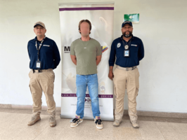 “5.000 dólares por dejarlo ir”. El ofrecimiento de traficante de drogas sintéticas a oficial de Migración Colombia