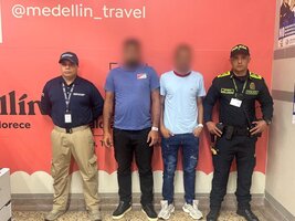 Caen tres colombianos buscados por tráfico de migrantes, estafa agravada y porte ilegal de armas, provenientes de Panamá