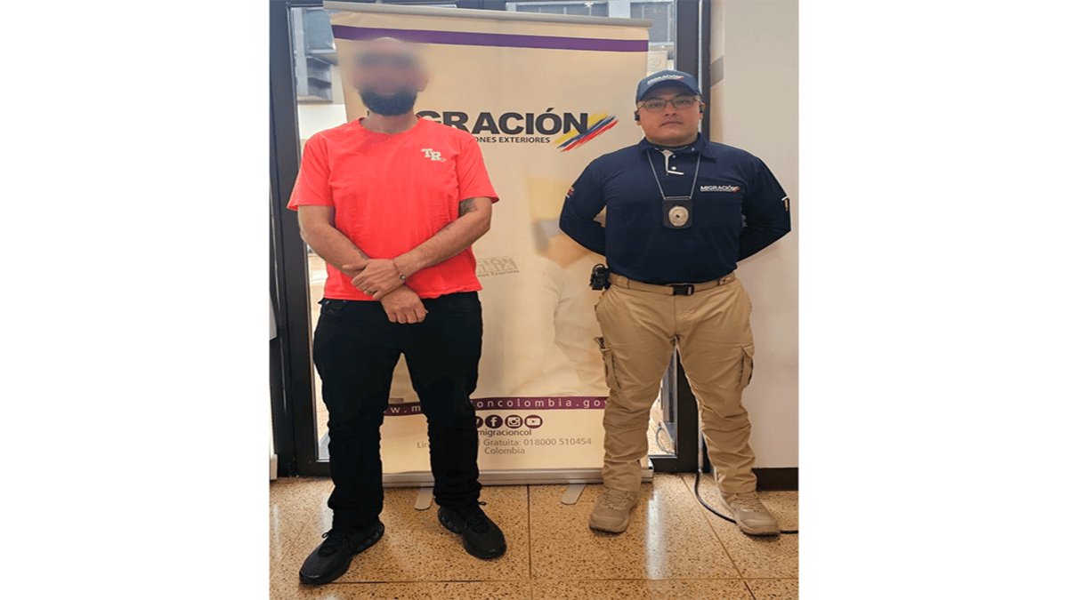 Extranjero capturado junto a oficial de Migración Colombia