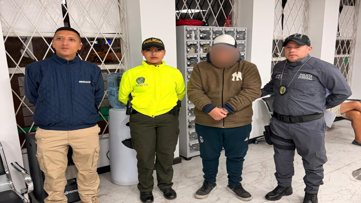 Extranjero entregado a la Policía Nacional por Migración Colombia al tratar de pasar por el Puesto de Control migratorio terrestre de Rumichaca