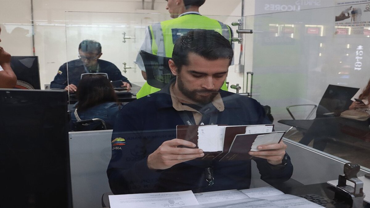 Migración Colombia atendió durante la temporada de Semana Santa 2025 a cerca de 600.000 viajeros